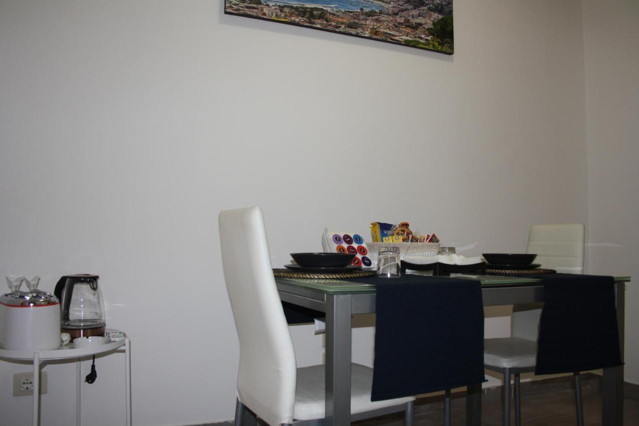 A Casa Nel Borgo Apartment เนเปิลส์ ภายนอก รูปภาพ