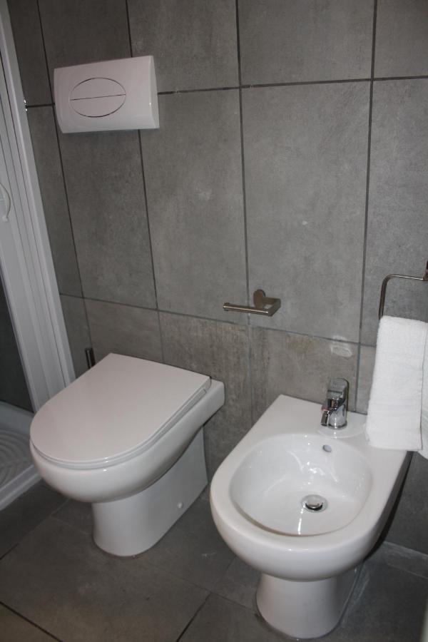 A Casa Nel Borgo Apartment เนเปิลส์ ภายนอก รูปภาพ
